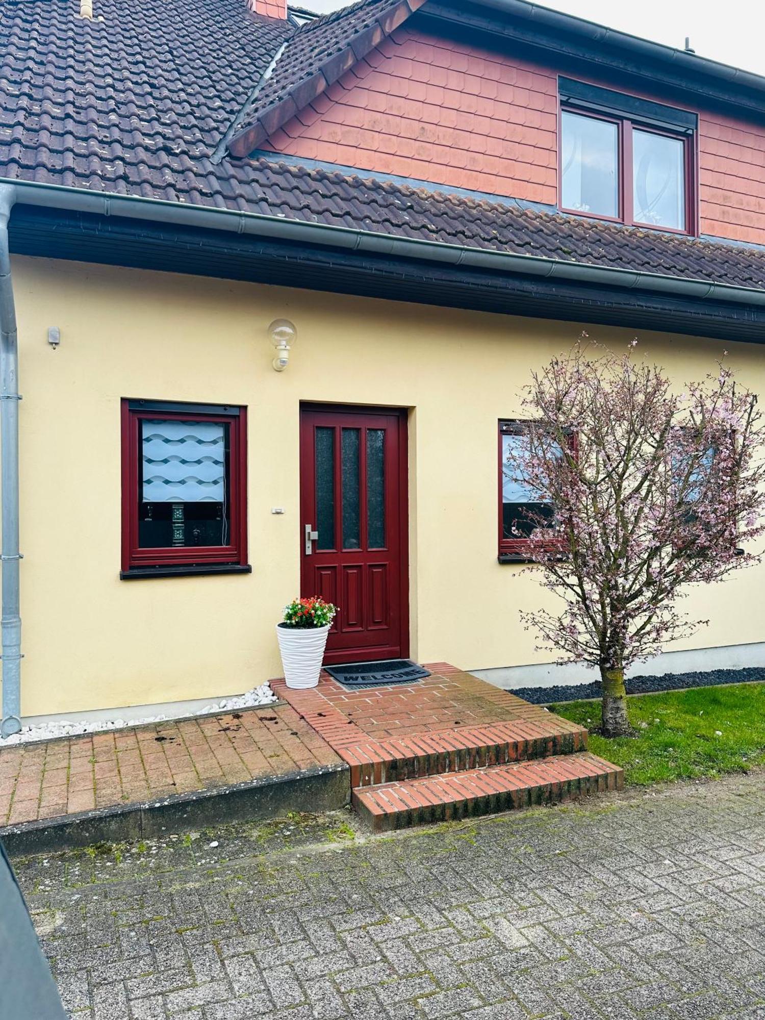 Zum Kaeutzchen 120Qm Ferienhaus 8 Personen 4 Schlafzimmer Nossentiner Huette Bagian luar foto