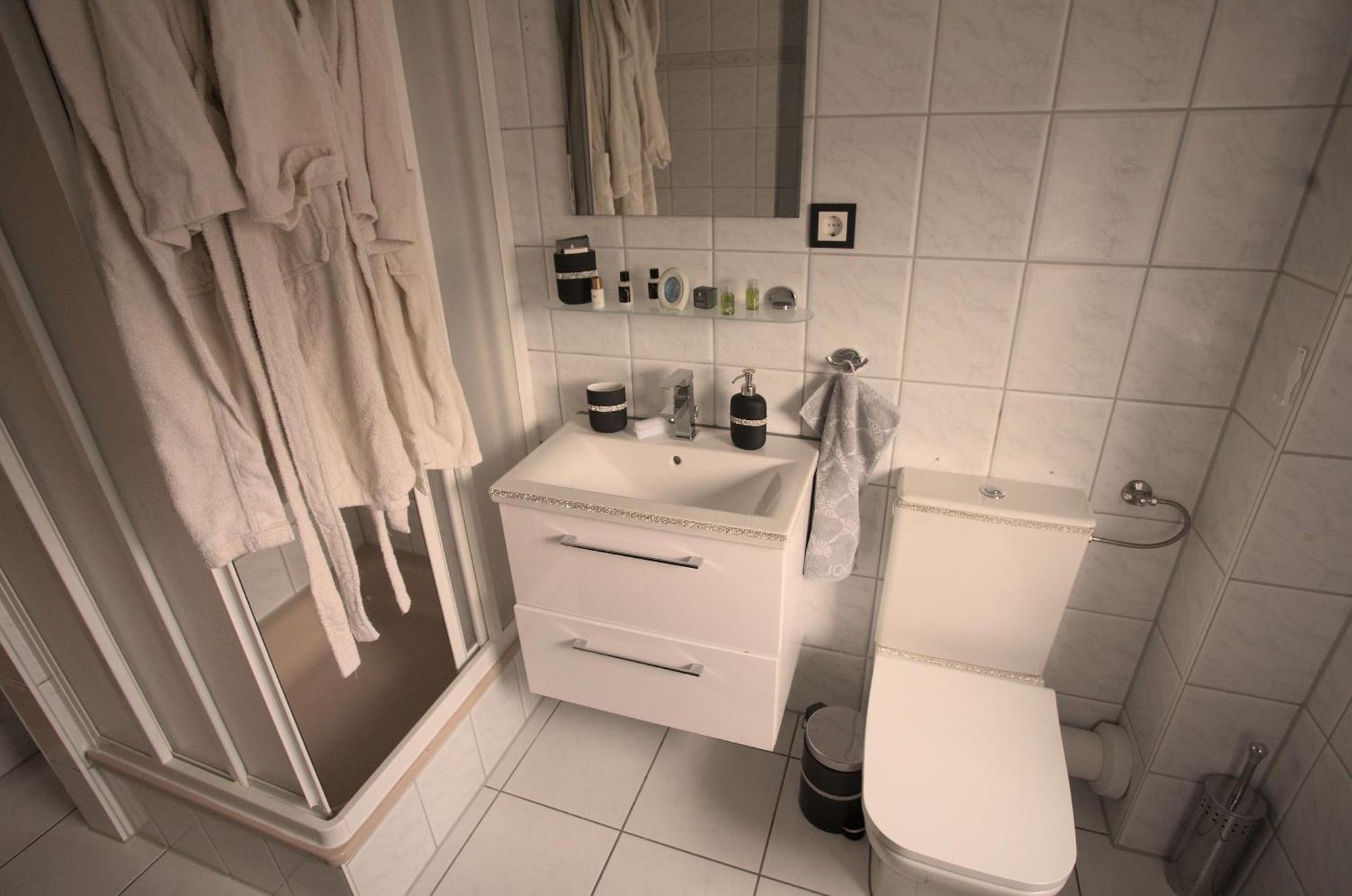 Zum Kaeutzchen 120Qm Ferienhaus 8 Personen 4 Schlafzimmer Nossentiner Huette Bagian luar foto